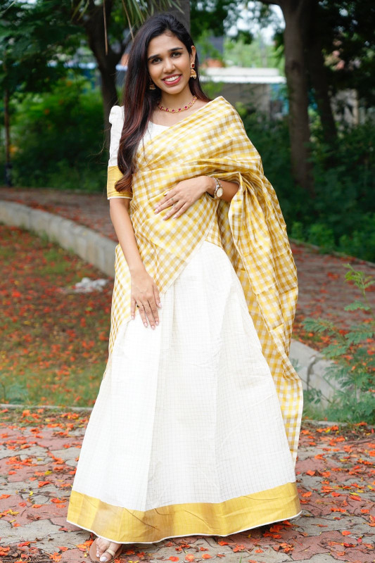 Kerala Davani | Shop Dhavani Set,Kerala Half Saree, Onam Half Saree &  Kasavu Lehenga Online